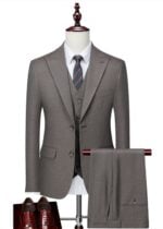 Men's 3-Piece Grey Single-Breasted 2-Button Peak Lapel Business & Wedding Suit